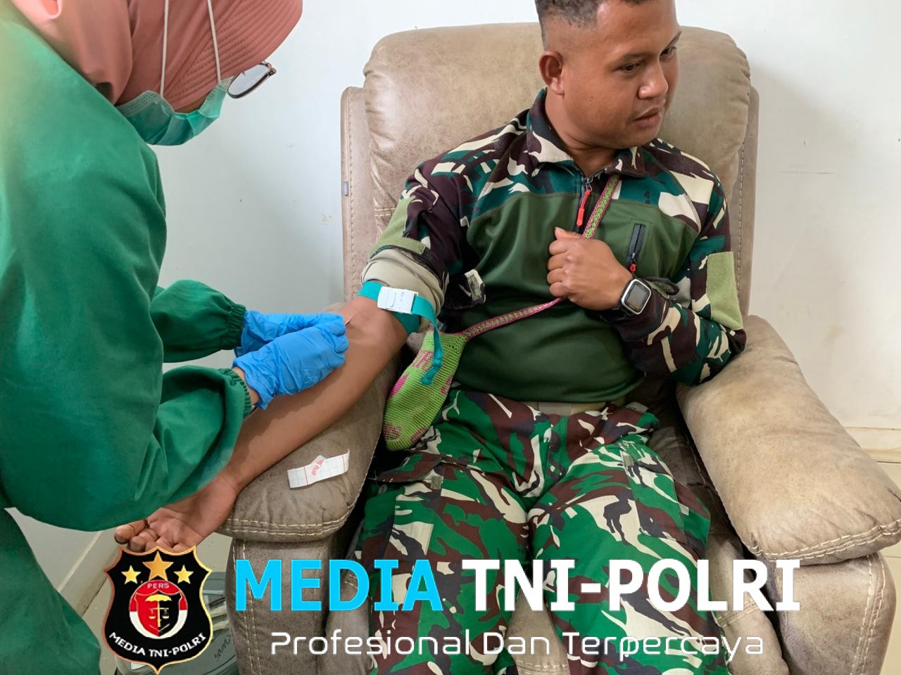 Darah Prajurit untuk Nyawa Sesama Personel Pos Kotis Satgas Yonif 751/VJS Donor Darah di RS Oksibil