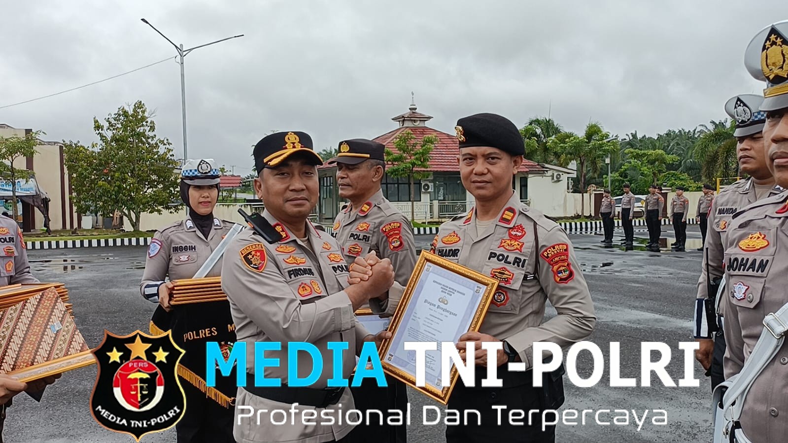 Upacara Hari Kesadaran Nasional, Polres Mesuji Beri Penghargaan Penumpas Narkoba dan Satpam Berprestasi