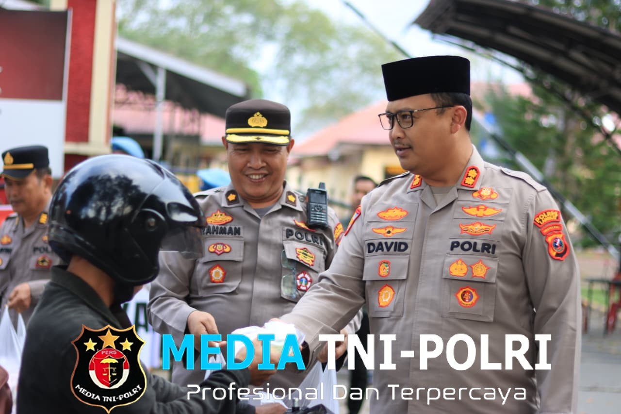 Polres Langkat Berbagi Takjil, Wujud Kepedulian di Bulan Suci Ramadhan
