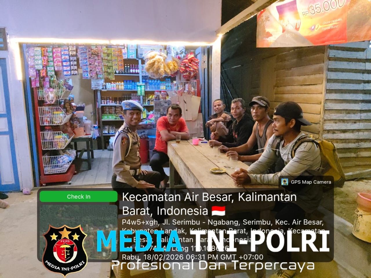 Saat Warga Tarawih, Polisi Hadir Menjaga Malam Tetap Aman