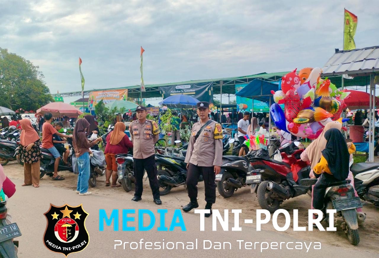 Patroli Rutin Polsek Seputih Banyak Amankan Lokasi Takjil, Pastikan Keamanan Warga Jelang Buka Puasa
