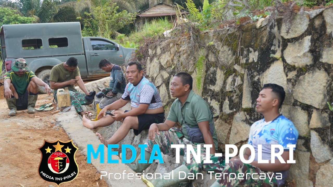 Tak Hanya Bekerja, Satgas TMMD Reguler ke-127 Perkuat Kebersamaan Dengan Warga Saat Puasa