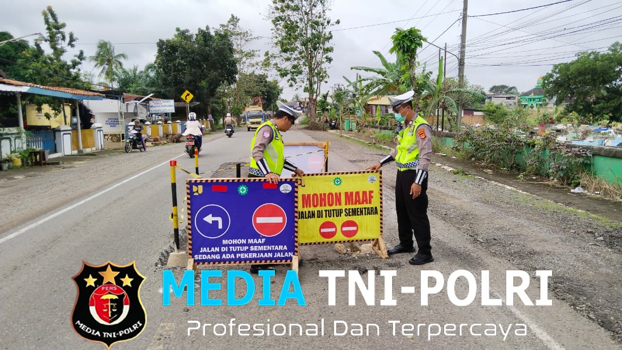 Satlantas Polres Lampung Utara Laksanakan Rekayasa Arus Lalu Lintas di Jalan Sukarno Hatta