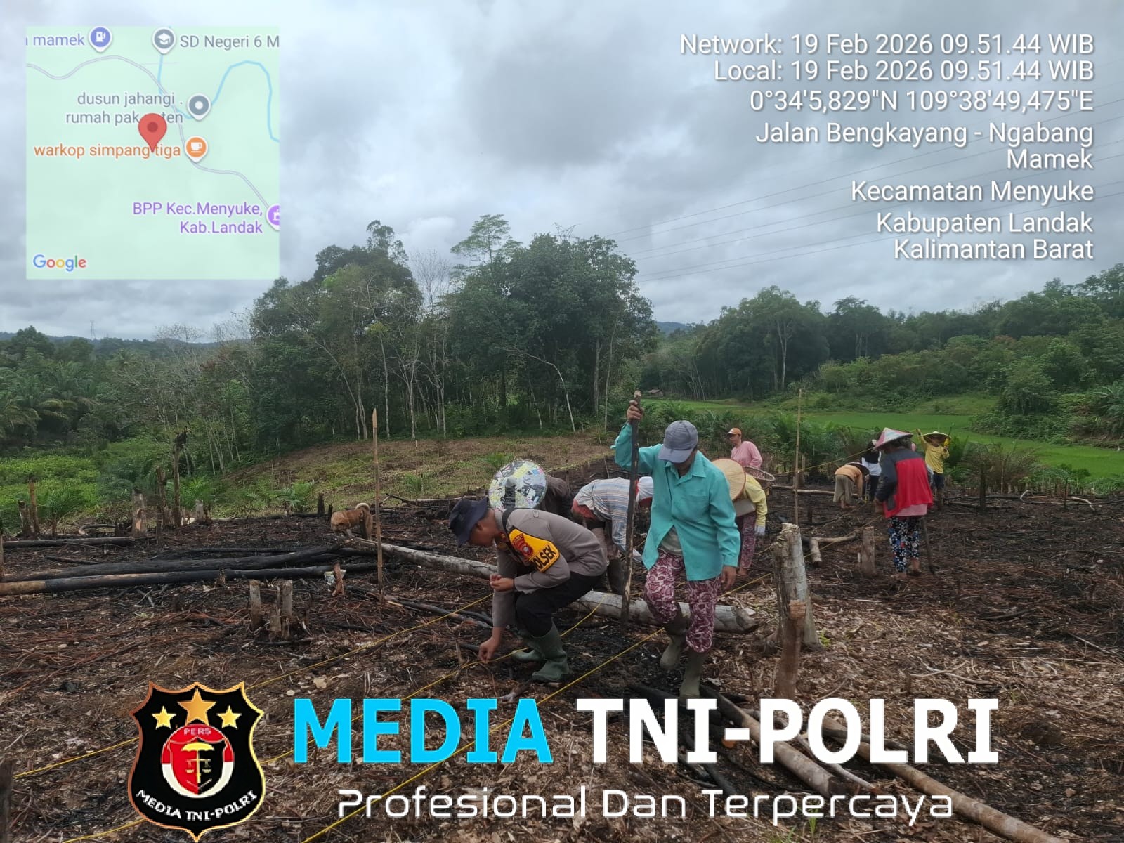 Kapolsek Menyuke Hadiri Kegiatan Penanaman Jagung 1 Desa 1 Hektar Di Desa Mamek