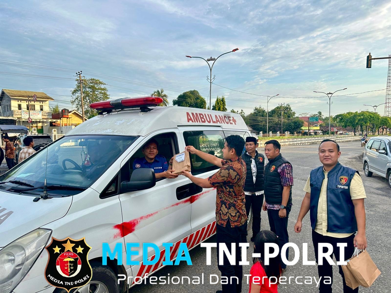 Sat Reskrim Polres Lampung Tengah Tebar Kepedulian, 300 Paket Takjil Dibagikan di Jalur Lintas Sumatera