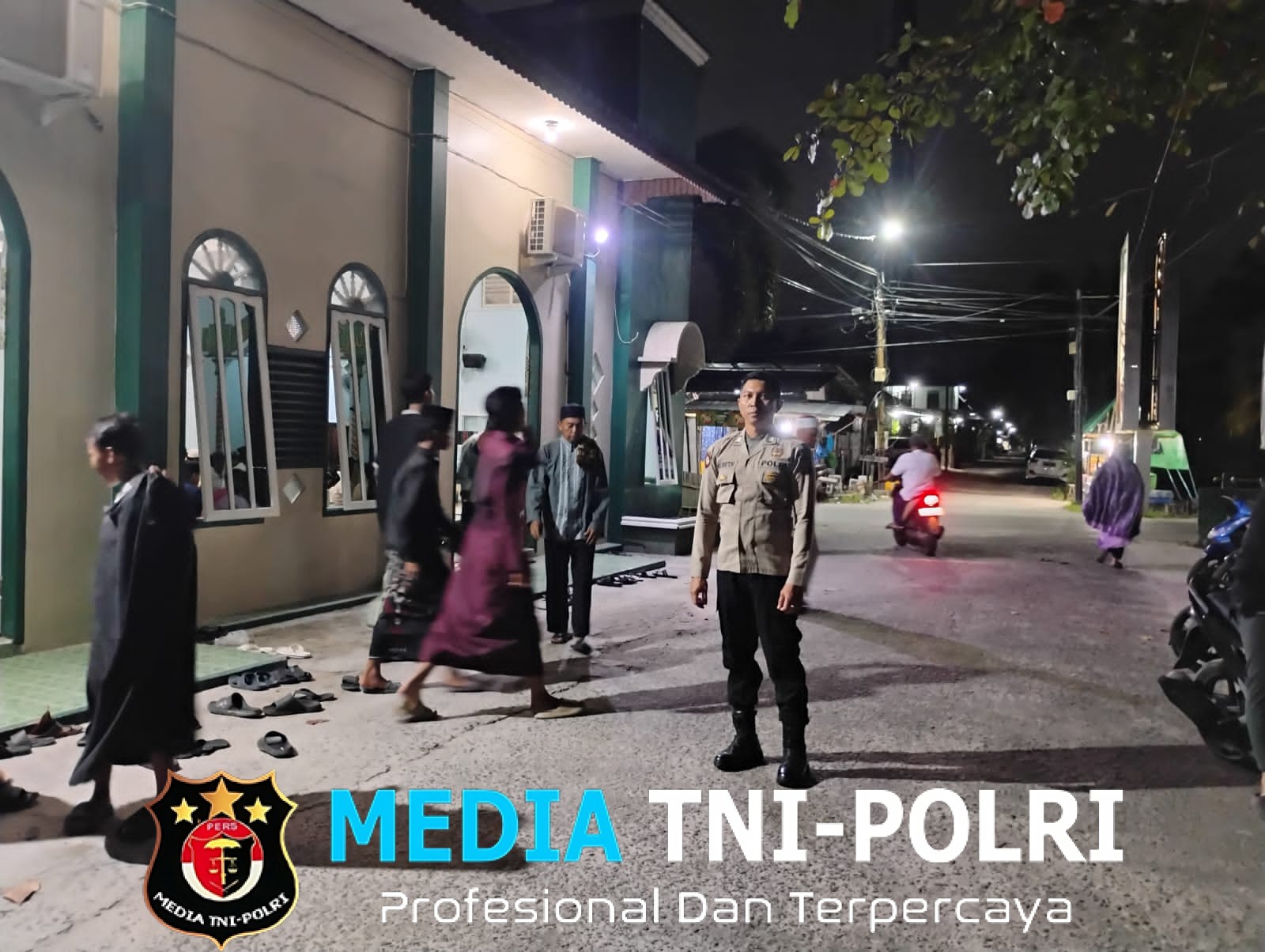 Berikan Rasa Aman Polres Kotim Giatkan Pengamanan Sholat Tarawih di Masjid Sirotol Mustaqim