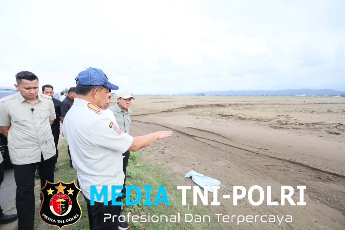 Tinjau Sawah Tertutup Lumpur di Pidie Jaya, Kasatgas Tito Sampaikan Pentingnya Dukungan Kementan