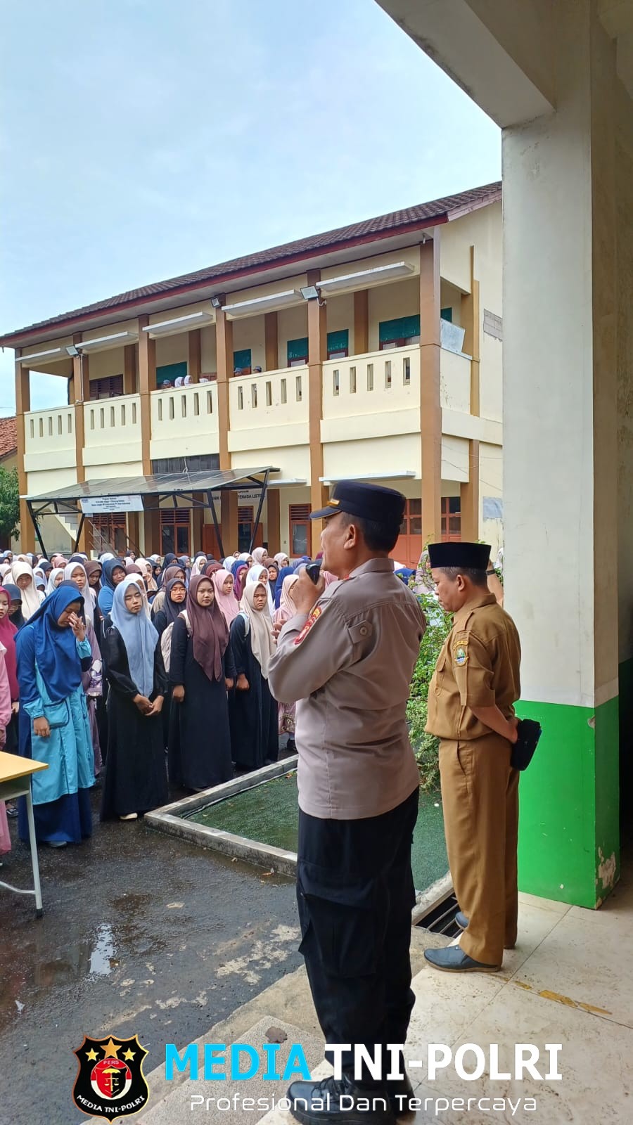 Police Goes To School, Polsek Cikarang Selatan Ajak Siswa SMKN 1 Cikarang Selatan Deklarasi Jaga Kamtibmas Saat Ramadan