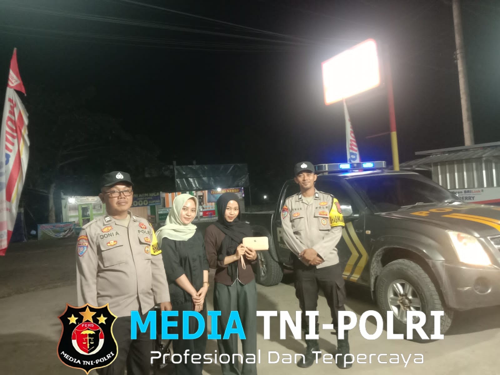 Dompet Hilang Ditemukan, Bhabinkamtibmas Polsek Tanjung Raya Kembalikan Kepada Pemilik