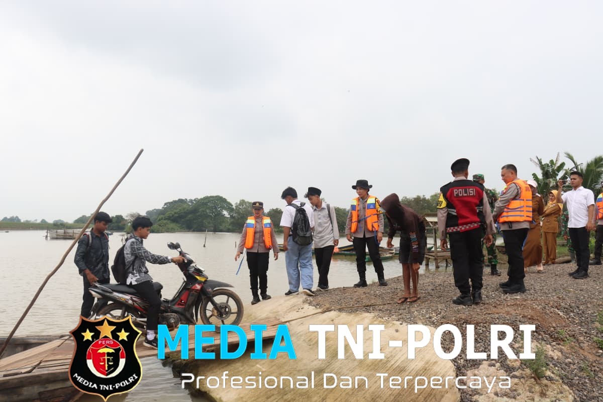 Kapolres Lampung Timur Dampingi Dir Pam Obvit Cek Penyeberangan Desa Kali Pasir Dan Desa Tanjung Tirto Way Bungur