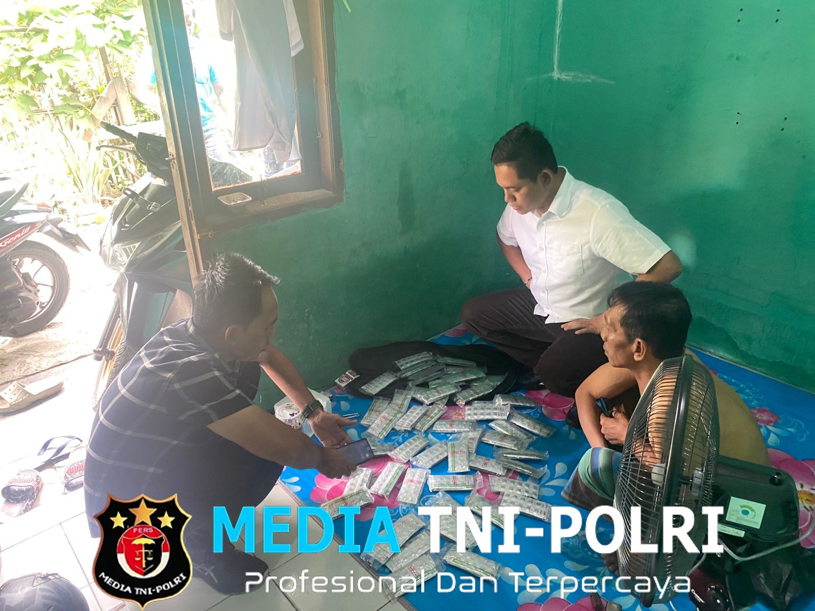 Bongkar Bisnis Haram Berkedok Kontrakan, Ribuan Butir Obat Keras Digerebek Sat Narkoba Polres Metro Bekasi