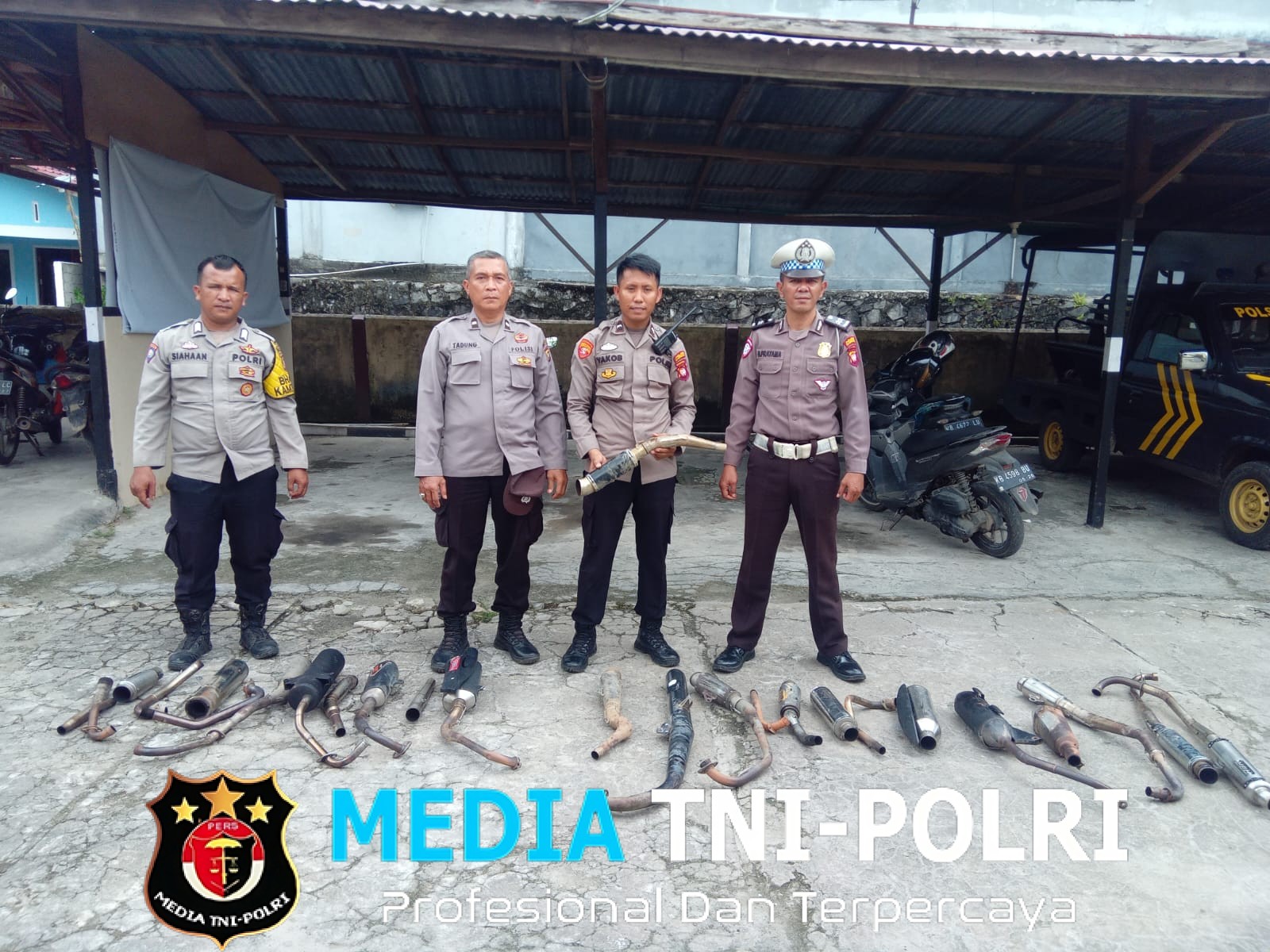 Polsek Mandor Tertibkan Knalpot Brong, 21 Motor Terjaring di Lingkungan Sekolah