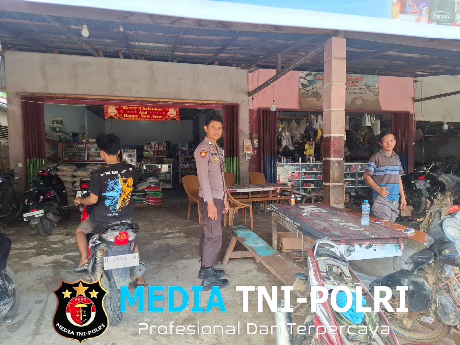 Patroli Rutin Polsek Kuala Behe, Cegah Gangguan Kamtibmas dan Ajak Warga Jaga Kondusifitas Kamtibmas