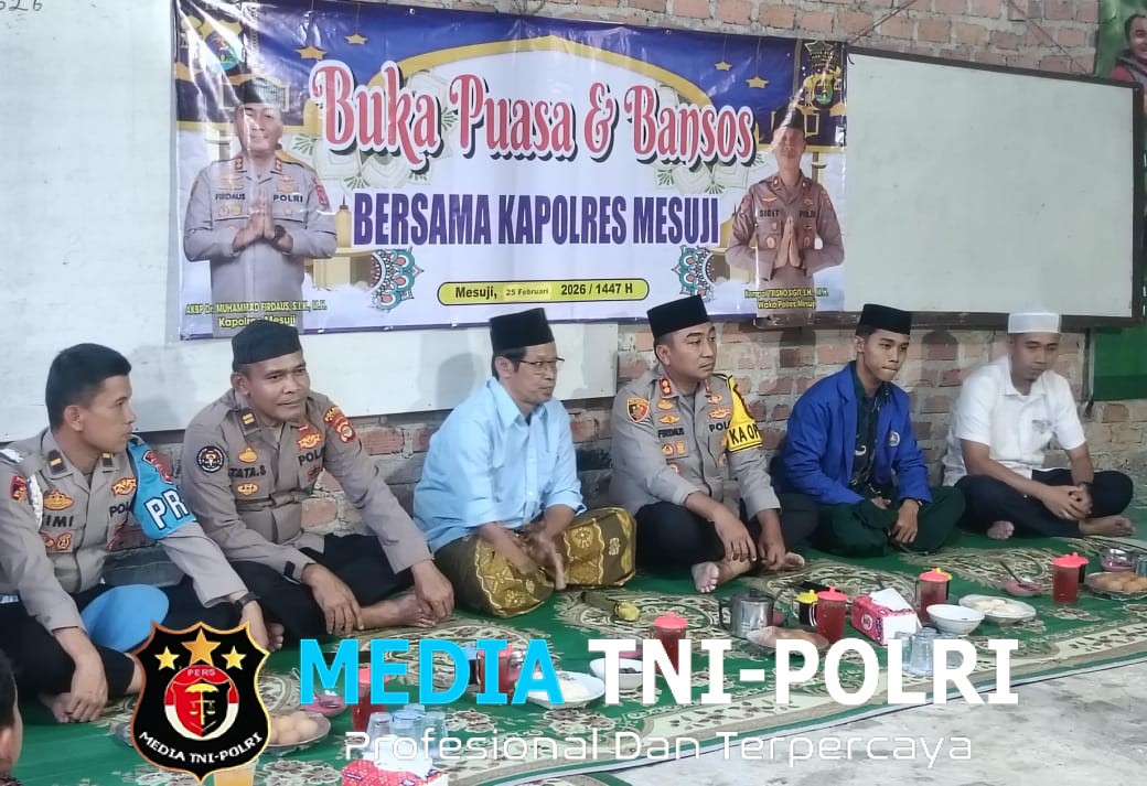 Kapolres Mesuji Gelar Buka Bersama dan Berikan Bantuan Sosial serta Santuni Santri Pondok Pesantren Al-Falah Annahdiyah