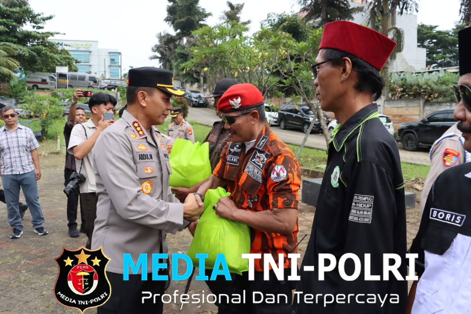 Kapolres Metro Depok Kombes Pol Abdul Waras S.I.K Memimpin Apel Siaga Kamtibmas Yang Di Hadiri Potensi Masyarakat Dan Organisasi