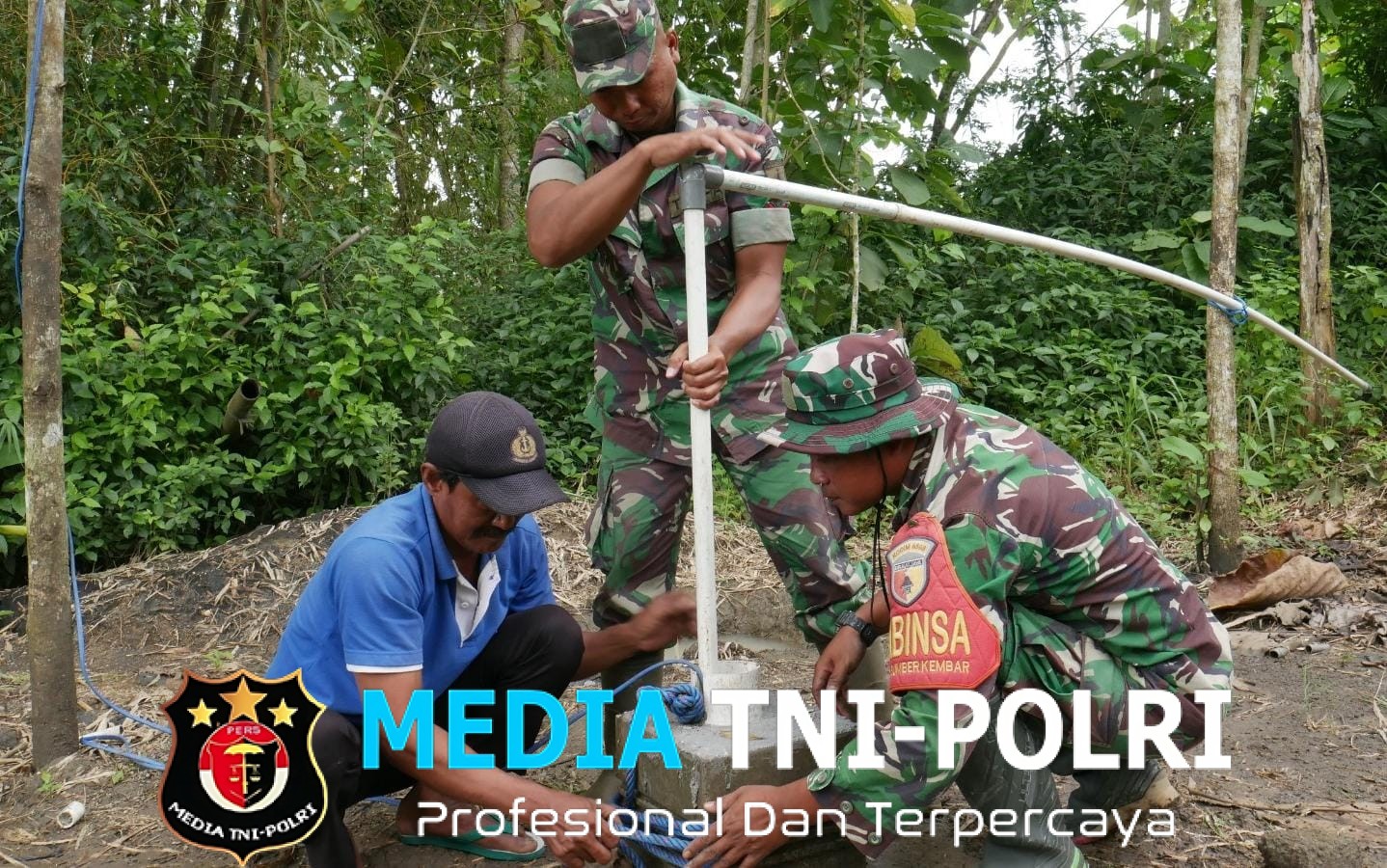 TNI Manunggal Air Satgas TMMD Ke 127 Kodim 0808/Blitar Bangun Sumur Bor untuk Masyarakat