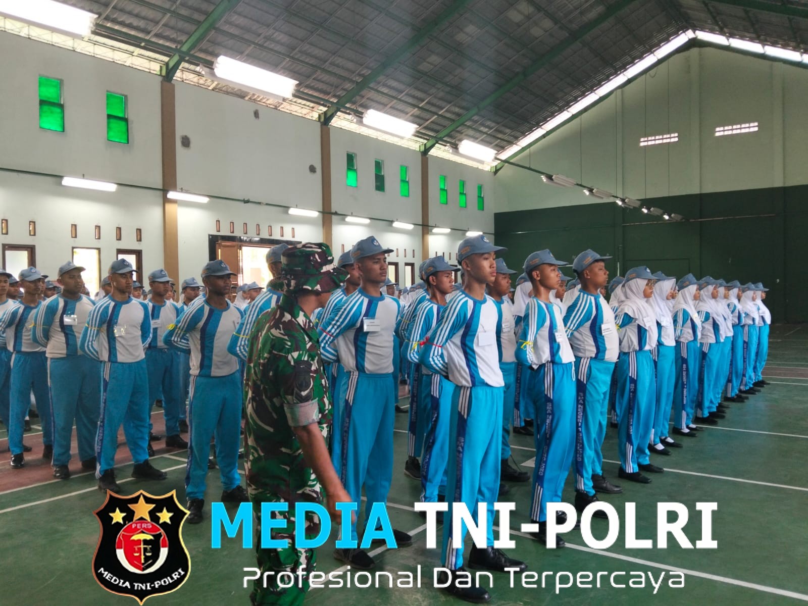 Babinsa Latih PBB, Tanamkan Disiplin dan Jiwa Nasionalisme Siswa SMA