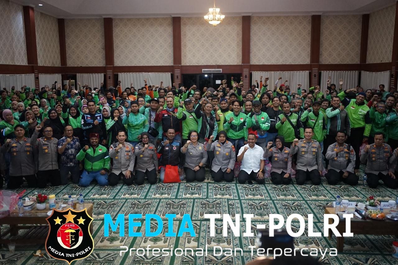 Kapolres Metro Bekasi Gelar Buka Puasa Bersama Ojol Kabupaten Bekasi, Jalin Sinergitas Kamtibmas kabupaten Bekasi