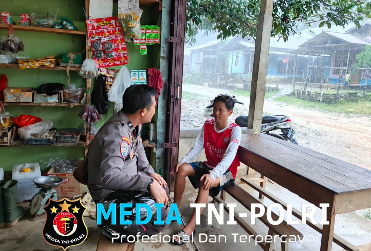 Bhabinkamtibmas Polsek Mempawah Hulu Sambangi Warga Binaan di Desa Sompak