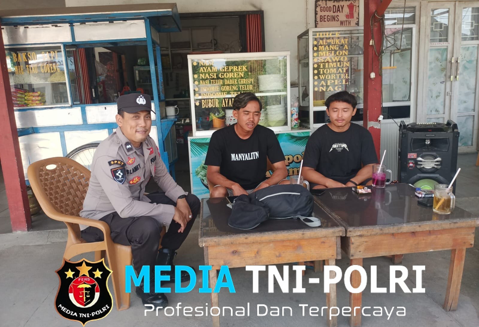Patroli Siang di Desa Menjalin, Personel Polsek Menjalin Jaga Situasi Tetap Kondusif