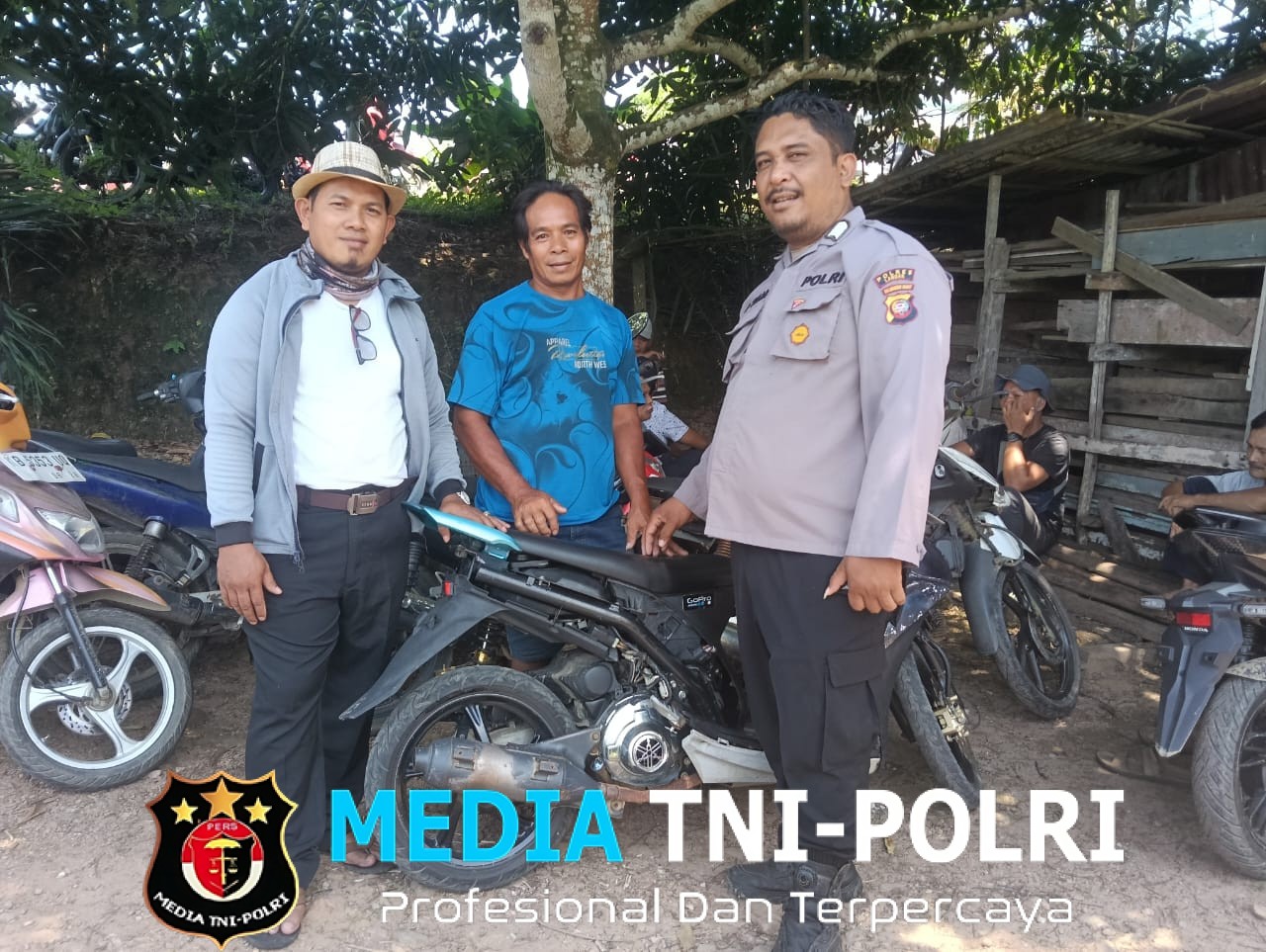 Patroli Siang di Hari Minggu, Polisi Tunjukkan Wajah Humanis di Tengah Warga