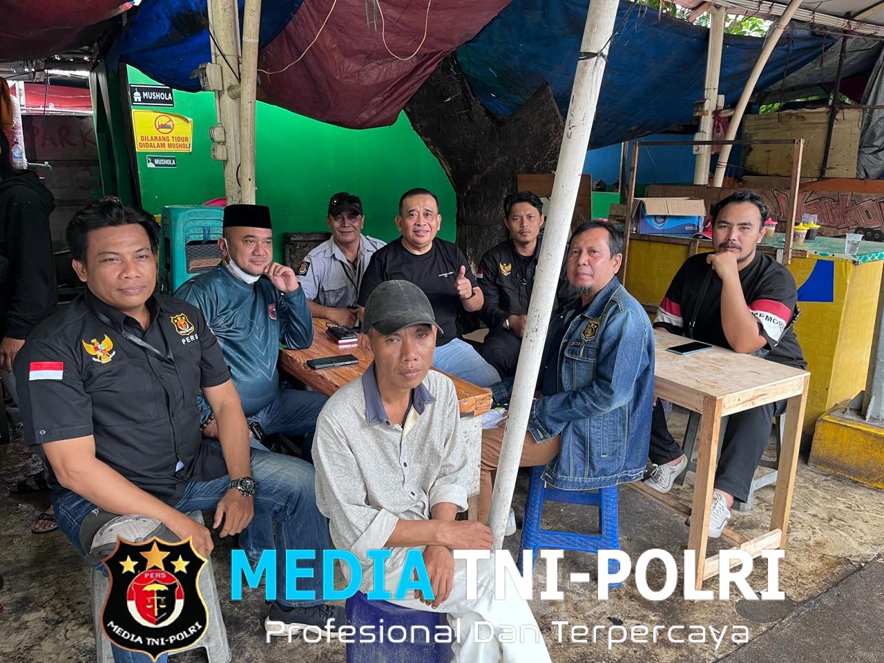 Pimpinan Redaksi Media TNI Polri Tenor Amin Sutanto Kunjungi Pasar Induk, Bahas Peran Media sebagai Informasi Publik
