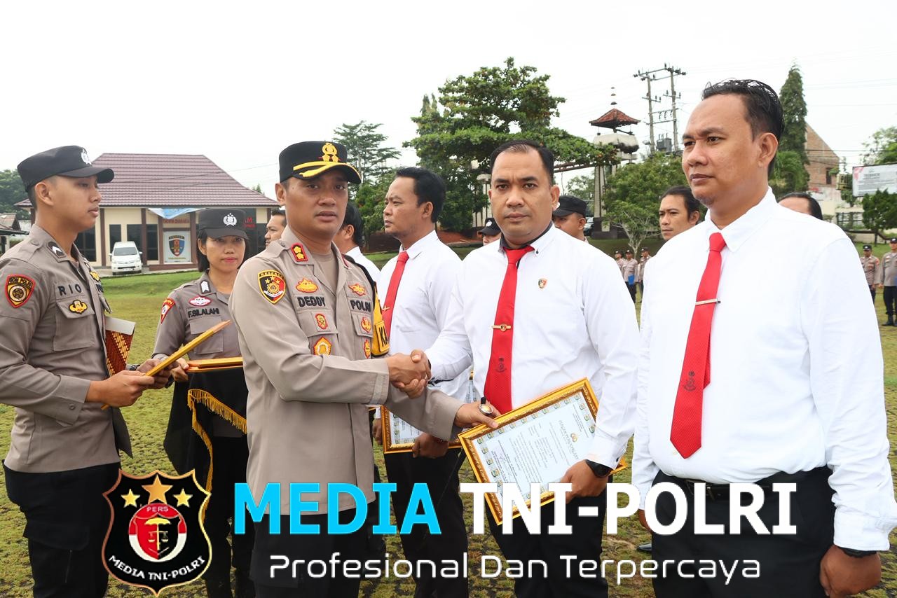 Berhasil Ungkap Kasus 3C, Kapolres Lampung Utara Beri Penghargaan kepada 17 Personel