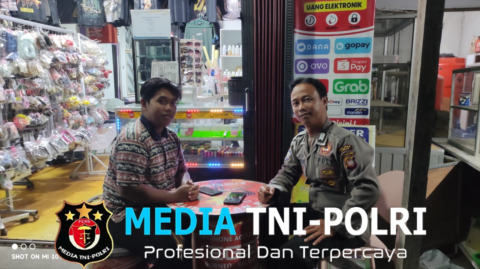 Patroli Malam di Pasar Menjalin, Personel Jaga Situasi Tetap Kondusif