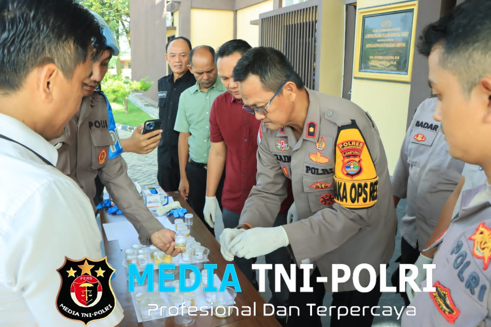 Kapolres Awasi Langsung Pemeriksaan Urine Personel, Bukti Keseriusan Polres Tulang Bawang Barat Berantas Narkoba dari Internal