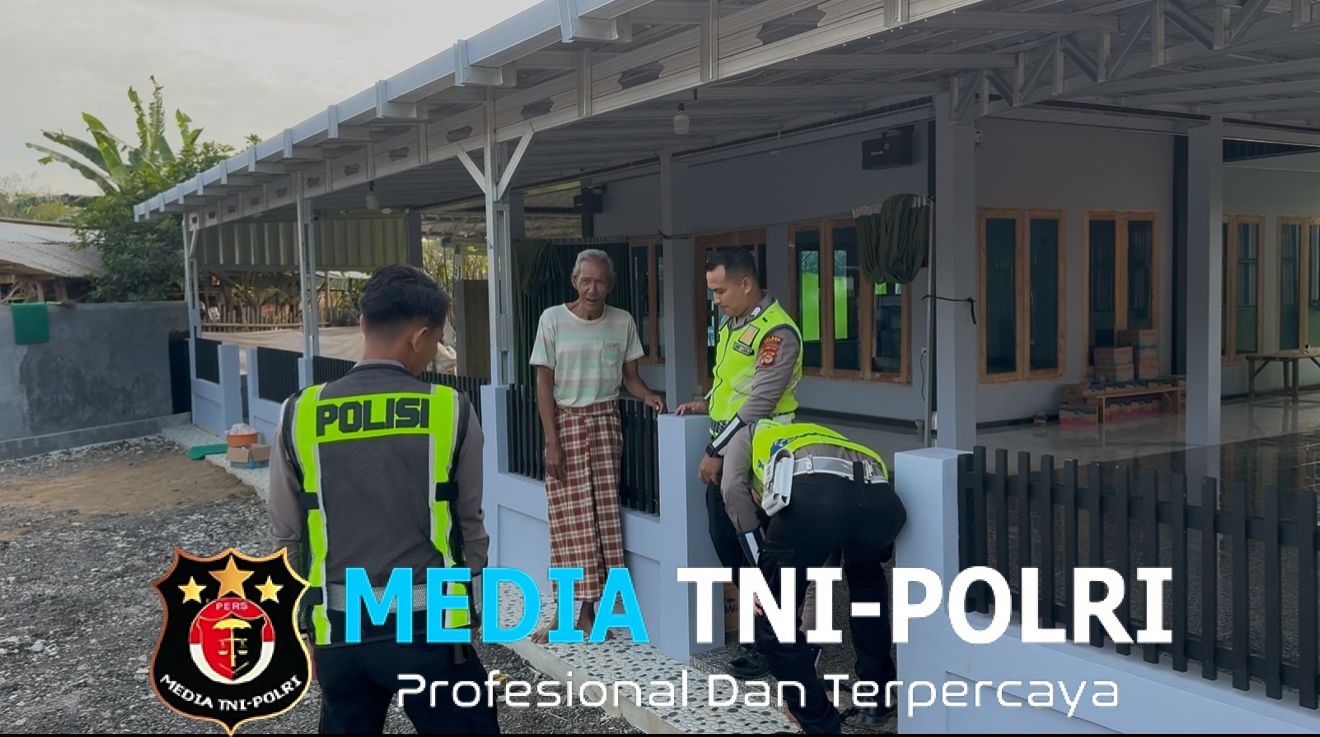 Jajaran Sat Lantas Polres Mesuji Gelar TASI BERKAH PRESISI, Bagikan Air Mineral di Masjid dan Mushola Kecamatan Simpang Pematang