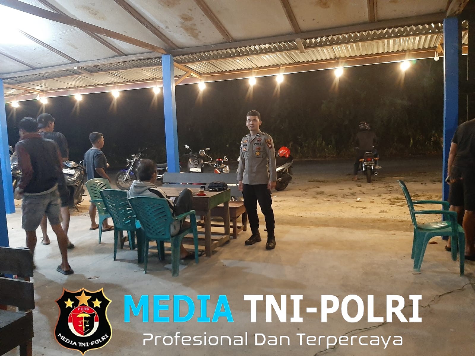 Pendekatan Humanis Polisi, Patroli Malam Jadi Sarana Silaturahmi dengan Warga