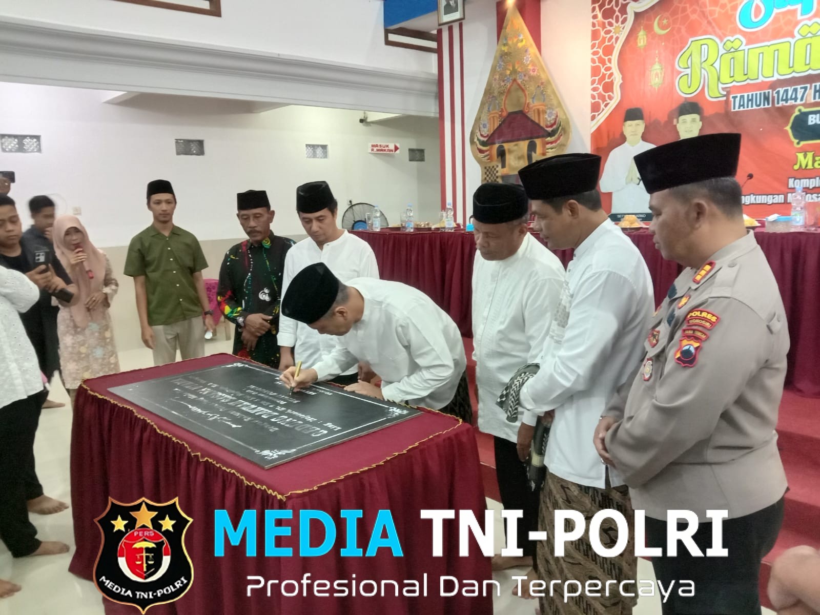 Safari Ramadan di Eromoko, Bupati Wonogiri Resmikan Gedung Dakwah dan Serahkan Tali Asih