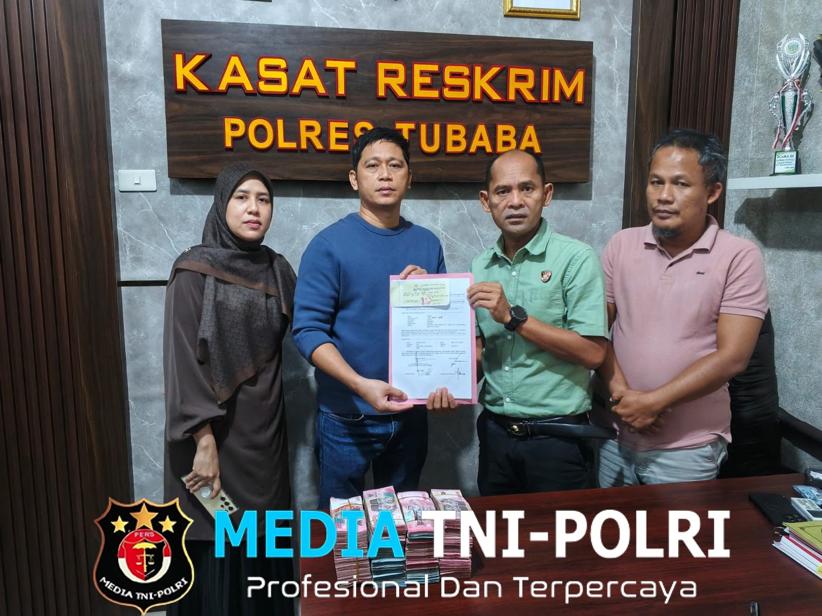 Sat Reskrim Polres Tulang Bawang Barat Kembalikan Uang 300 Juta Kepada Korban dari Hasil Kejahatan