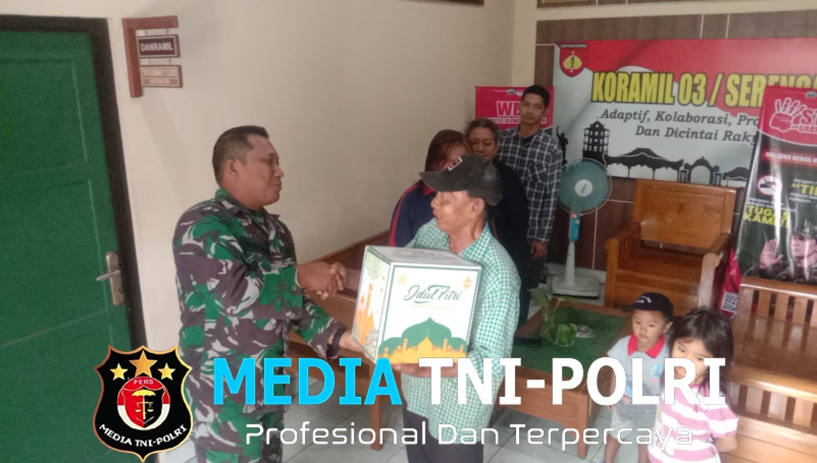 Marhaban Ya Ramadhan, Danramil 03 Serengan Bagikan Sembako untuk Warga Binaan Babinsanya