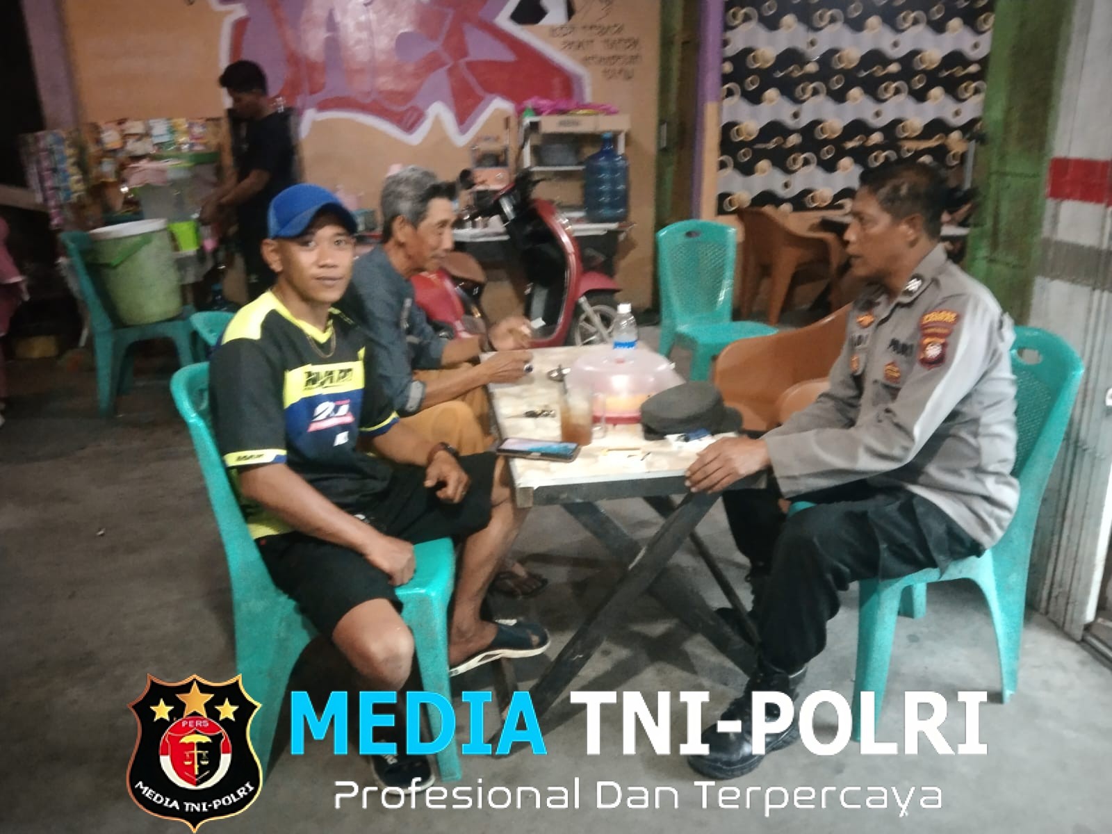 Polisi Duduk Bersama Warga, Bangun Kesadaran Kamtibmas di Mandor