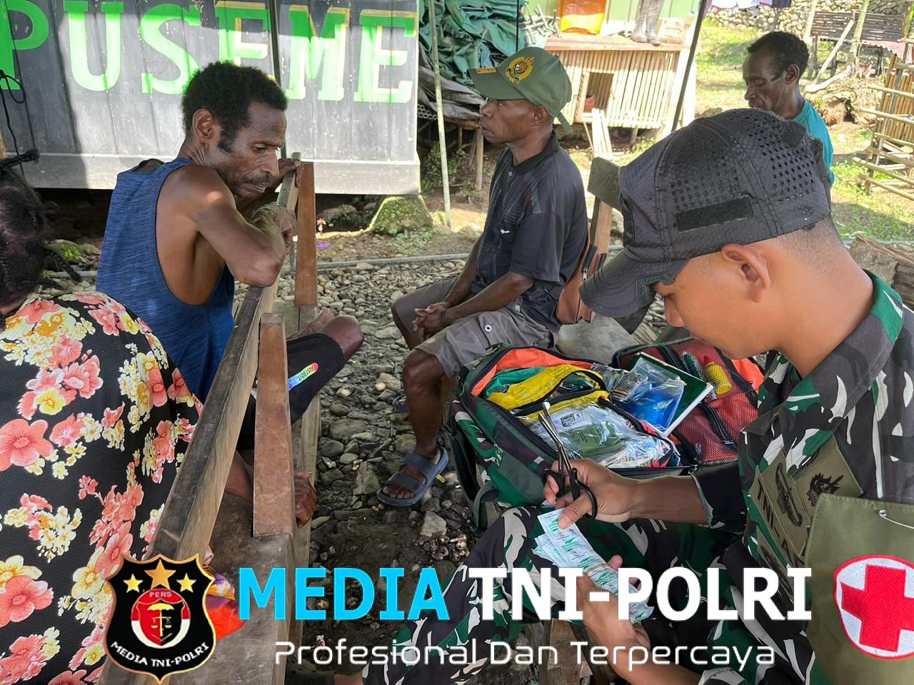 Pos Selal Yonif 751/VJS Satgas Swasembada Layani Pengobatan Warga Tangani Keluhan Paru-Paru hingga Bantu Anak dengan Cacar