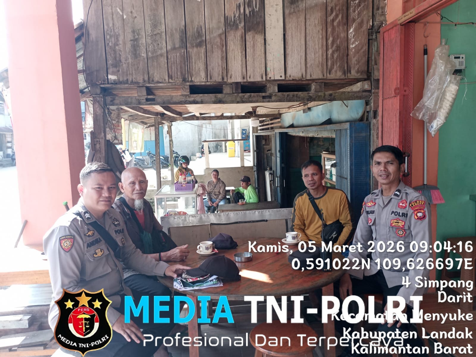 Berikan Imbauan Kamtibmas Kepada Warga Saat Samapta Polsek Menyuke Patroli Siang