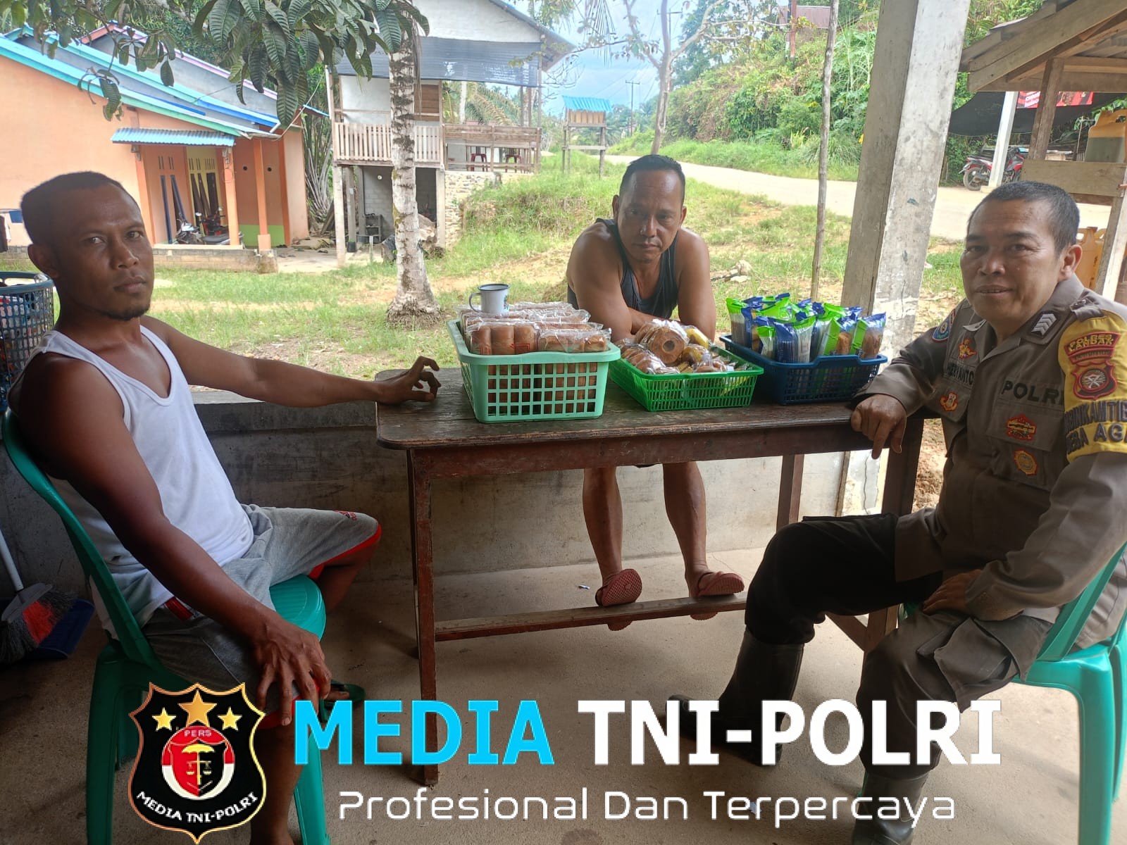 Sambang Humanis, Bhabinkamtibmas Hadir sebagai Sahabat Warga