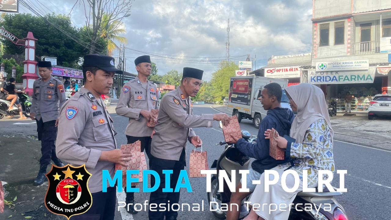 Polres Wonogiri Peduli Ramadan, Tiga Polsek Serentak Bagikan Ratusan Takjil
