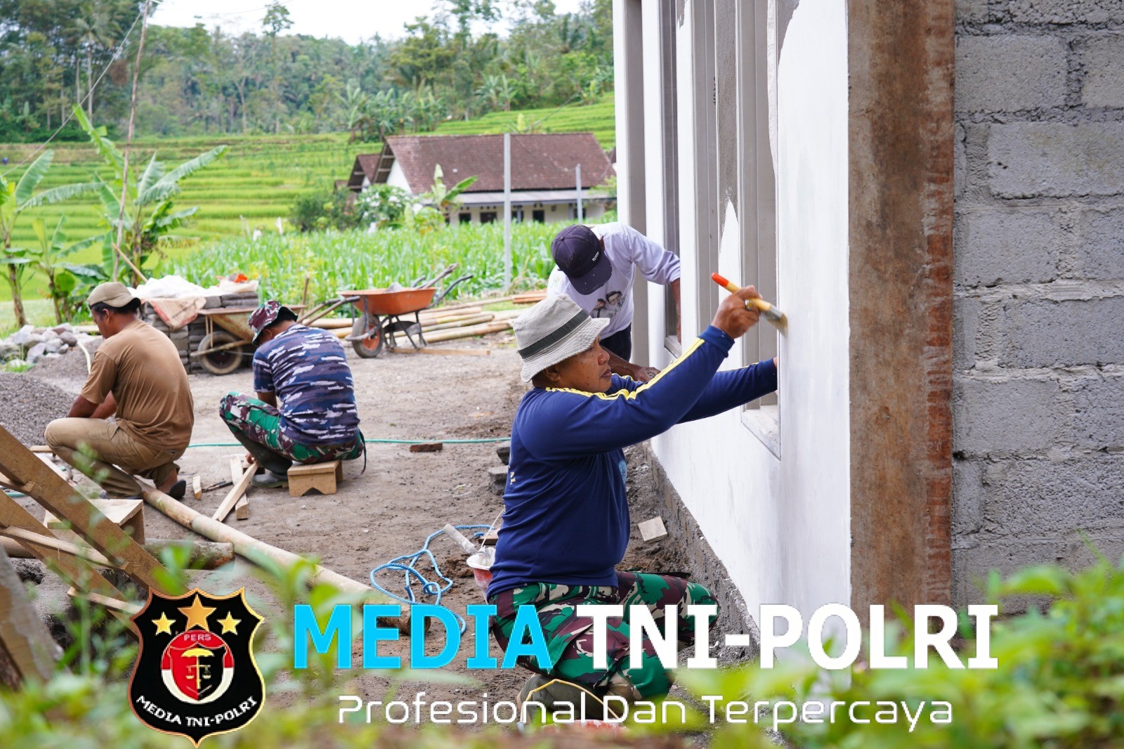 Kejar Target, Satgas TMMD Ke 127 Kodim 0808/Blitar Mulai Tahap Finishing RTLH Mbah Nyatemi