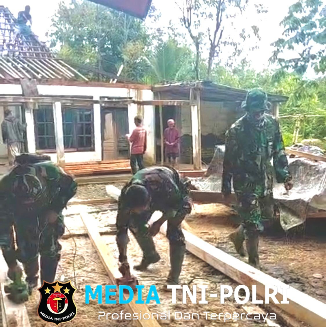 Tak Hanya Piawai Dimedan Perang, Satgas TMMD 127 Kodim Wonogiri Juga Piawai Dalam Pertukangan