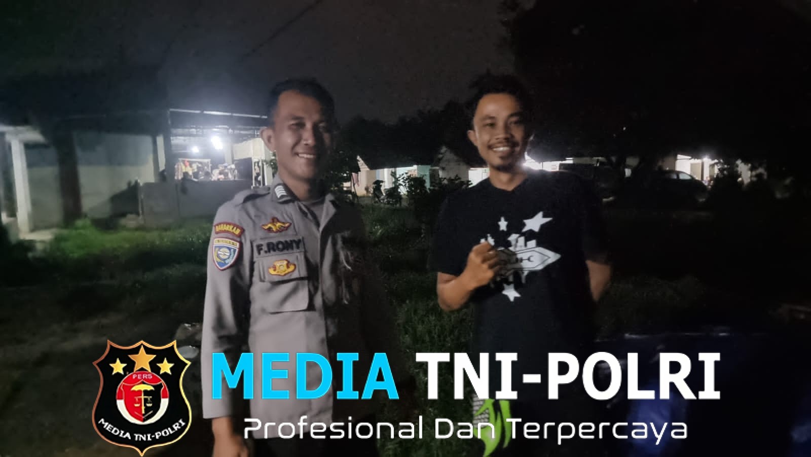 Patroli Malam, Personel Kepolisian Sambangi Warga untuk Jaga Kamtibmas di Wilayah Menjalin