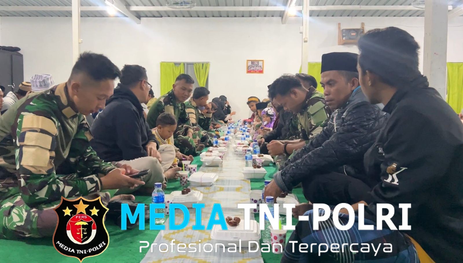 Ramadan Penuh Kebersamaan Pos Kotis Yonif 751/VJS Satgas Swasembada Hadiri Buka Puasa Bersama di Masjid An Nur Oksibil