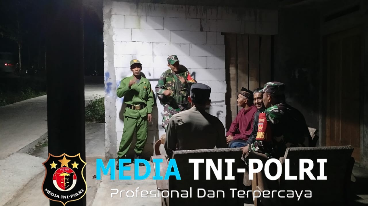 Babinsa Karanggede dan Komduk Turun Malam Hari, Patroli Desa Klari Demi Jaga Keamanan Warga