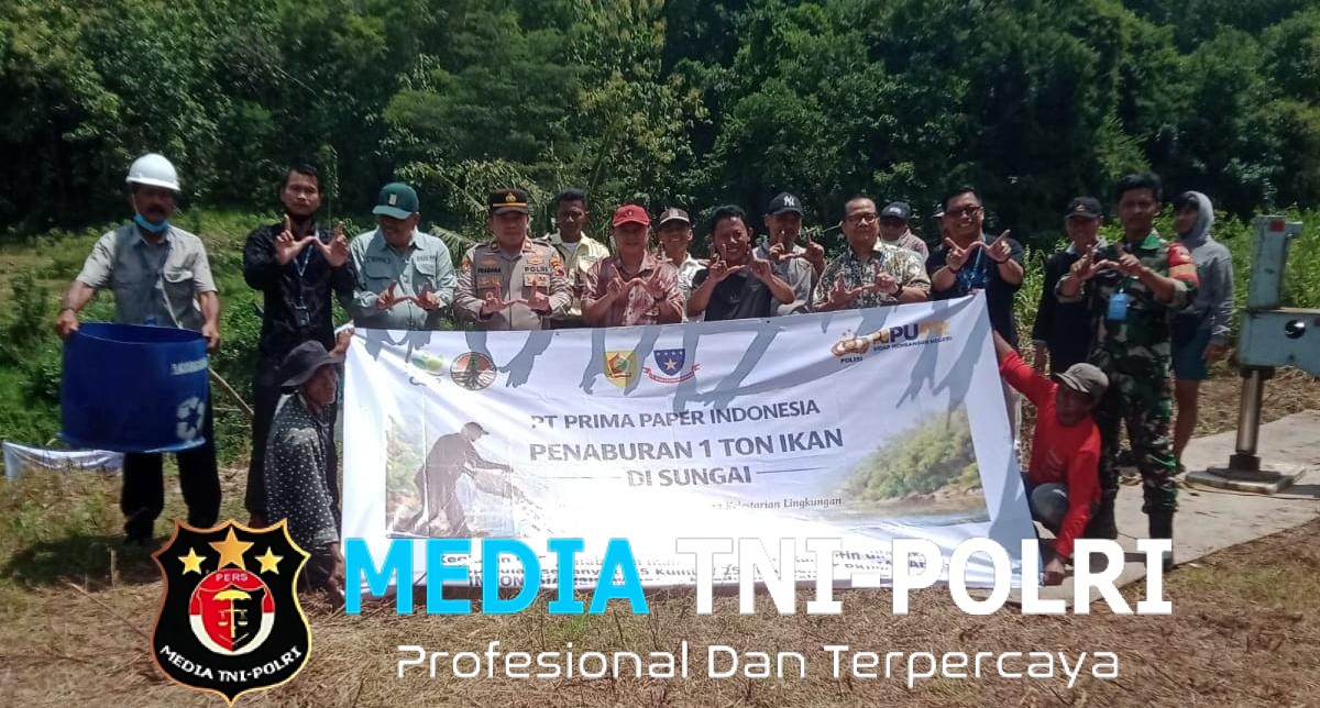 Polri Dukung Pelestarian Lingkungan, Polsek Wonogiri Kota Amankan Penebaran 1 Ton Ikan di Sungai Timang