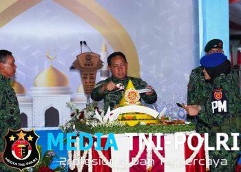 Pangdivif 2 Kostrad Pimpin Defile perayaan HUT ke-65 Kostrad