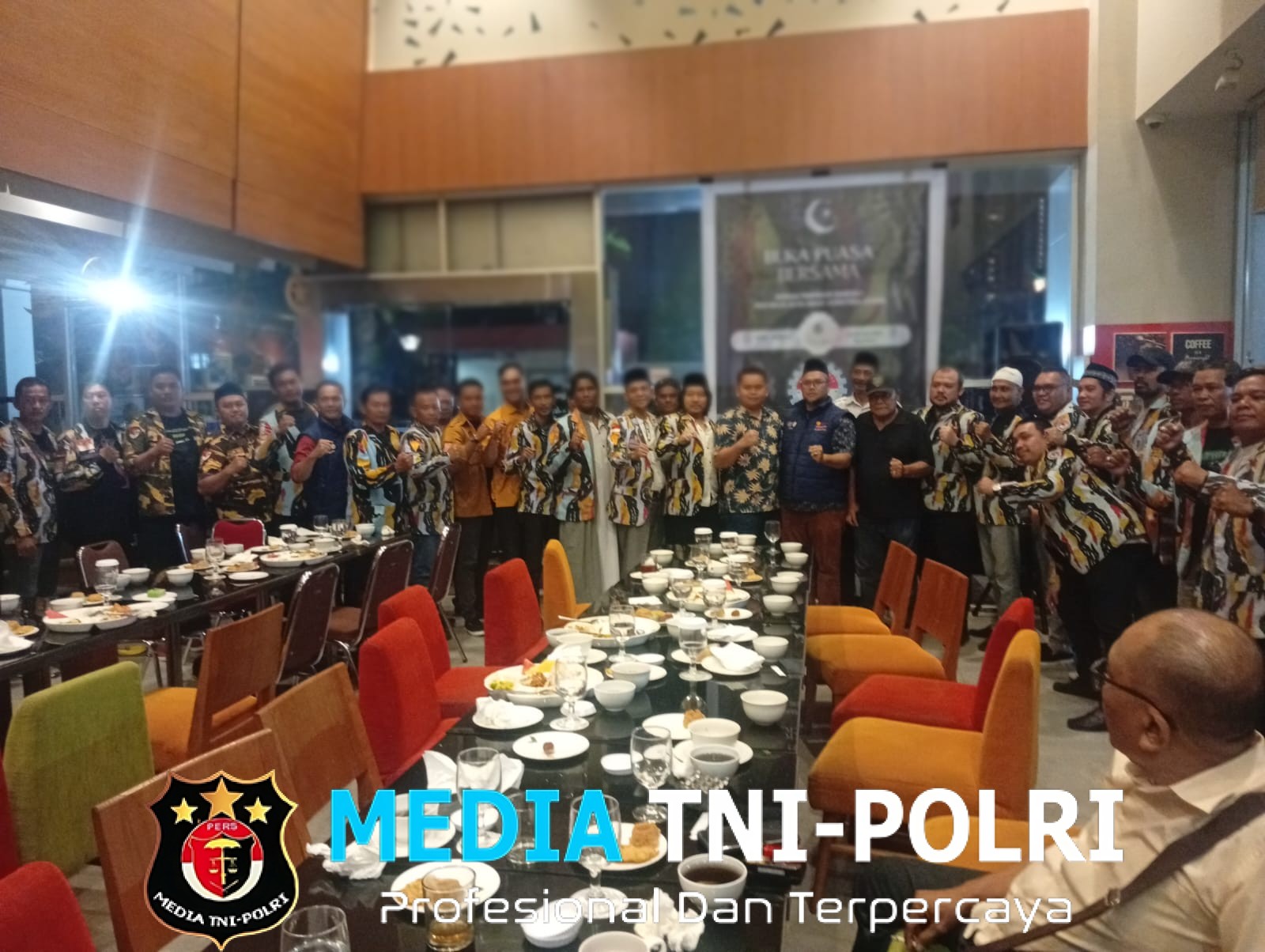 Pemuda Karya Nasional Lakukan Buka Puasa Bersama di Santika Dyandra Hotel