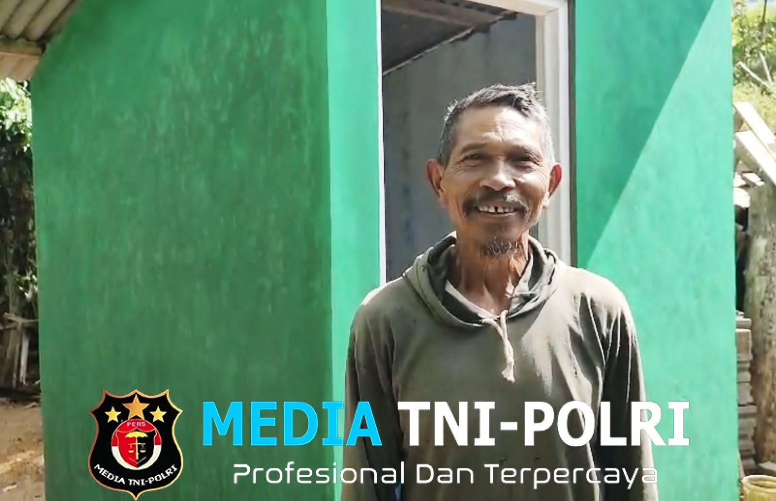 ‎Senyum Bahagia Bapak Tamin, Kini Miliki Jamban Bersih Berkat Program TMMD Kodim 0728/Wonogiri  ‎