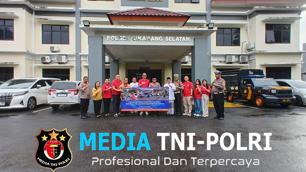 Ramadhan Barokah, Polsek Cikarang Selatan dan Yayasan Mari Berbagi Indonesia Berbagi Takjil