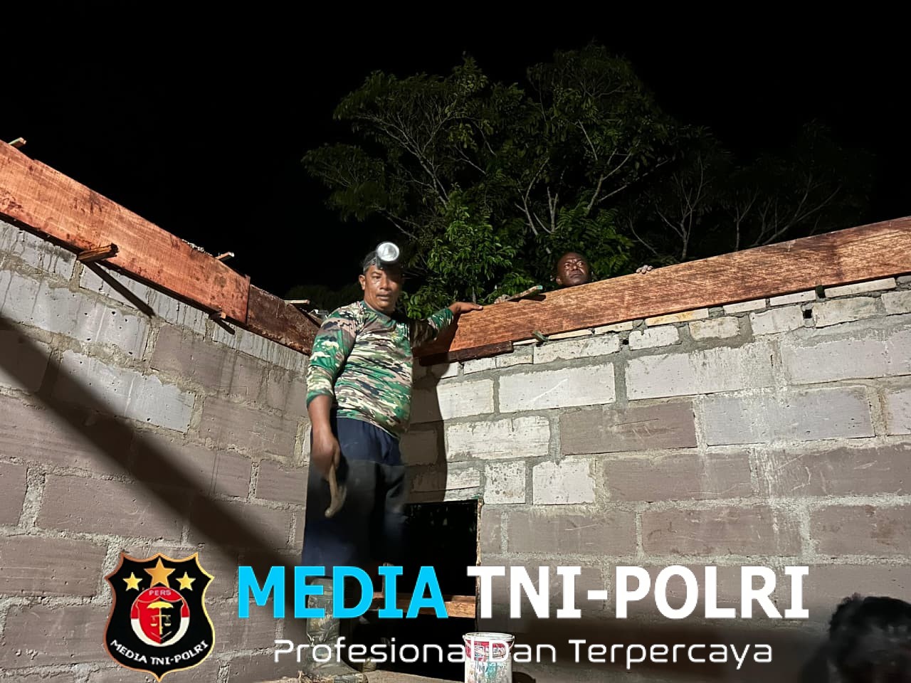 Semangat Satgas TMMD ke-127 dan Warga, Pembangunan RTLH Dikebut Hingga Tambah Jam Kerja